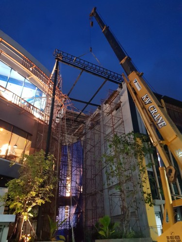 งานก่อสร้างโครงสร้างหลังคาใส โครงการแลนด์มาร์ค มหาชัย